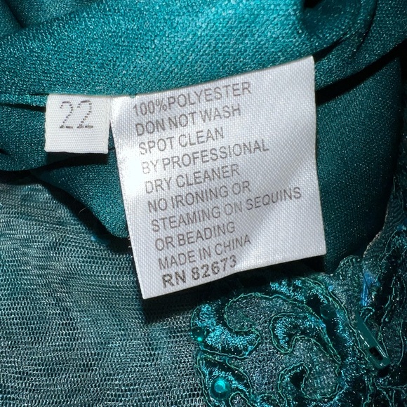 Green Backless Formal Dress - Picture 5 of 5